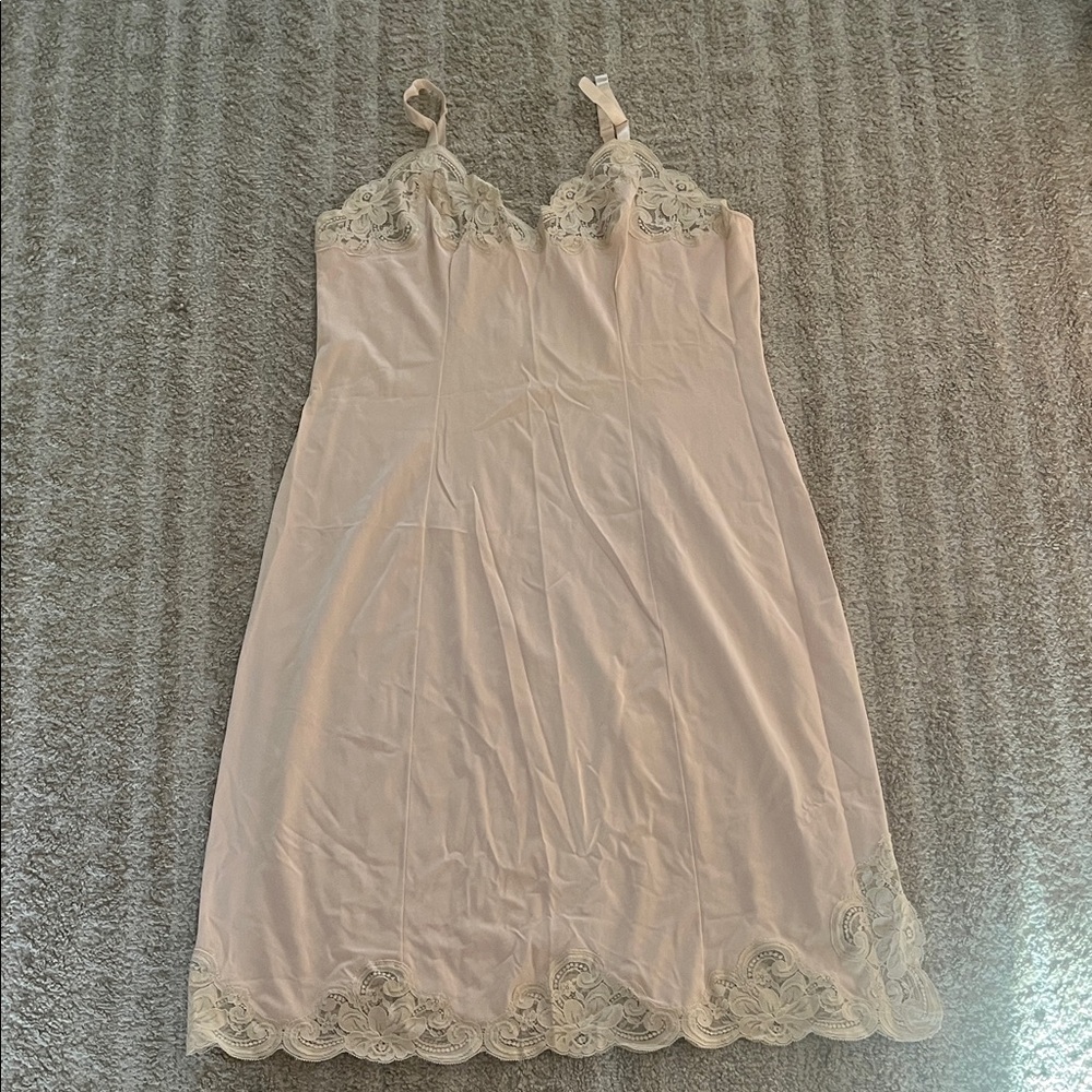 Vintage Shadowline Elegant Blush Lace Trim Slip Dress 40L